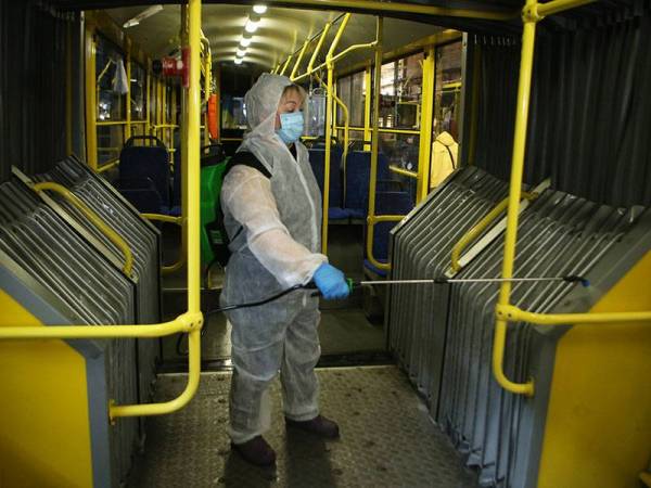 Pengangkutan awam di Kyiv berfungsi seperti biasa dan kenderaan dibasmi dua kali sehari. Foto: Xinhua