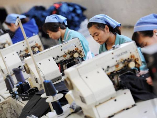 Sektor perkilangan adalah antara yang terkesan akibat penularan wabak Covid-19.