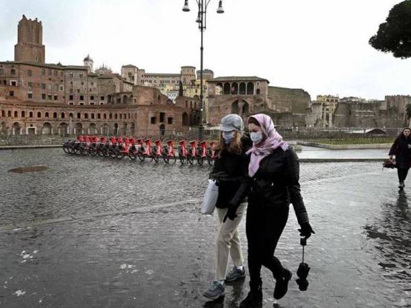 Negara yang mencatat kematian tertinggi adalah Itali dengan 4,032 maut setakat ini, selepas mengatasi angka korban yang dicatatkan China pada minggu ini. -Foto AFP