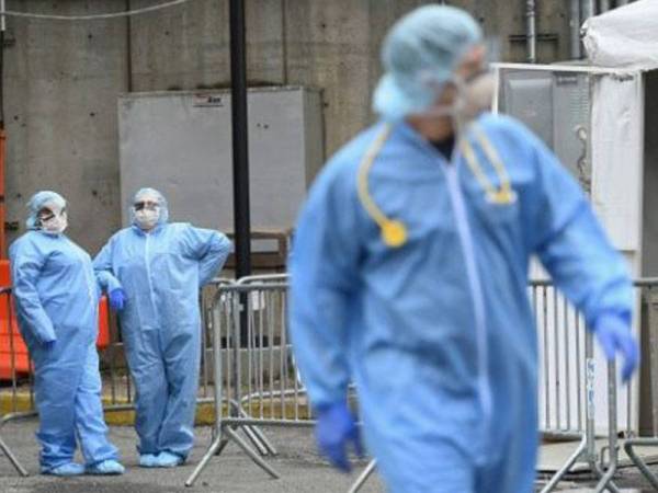 New York akan membina empat hospital sementara untuk menampung keperluan merawat pesakit Covid-19. -Foto AFP