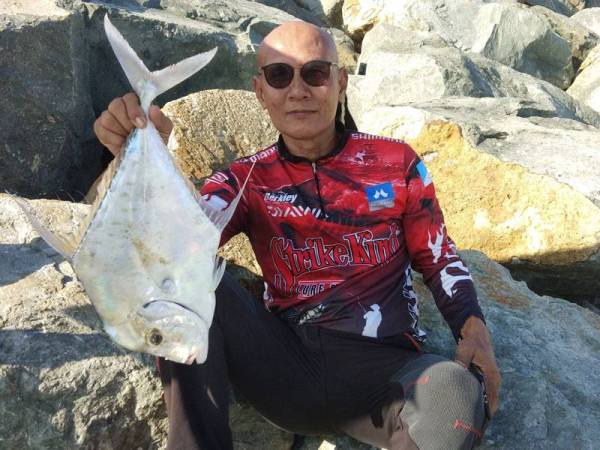 Abang Zahid dengan ebek keduanya hari itu. - Foto Azrul Abaz 