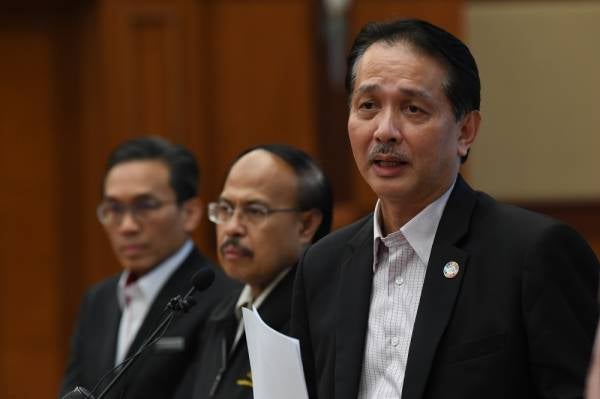 Dr Noor Hisham ketika sidang media harian berkaitan jangkitan Covid-19 di Kementerian Kesihatan hari ini. -Foto Bernama