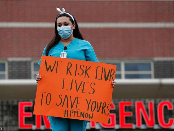 Petugas perubatan mengambil inisiatif dengan menasihatkan orang ramai agar tidak terus dijangkit Covid-19 di AS.