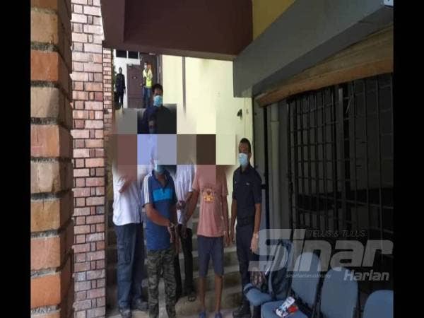 Kelima-lima suspek yang ditahan sempena Ops Covid-19.