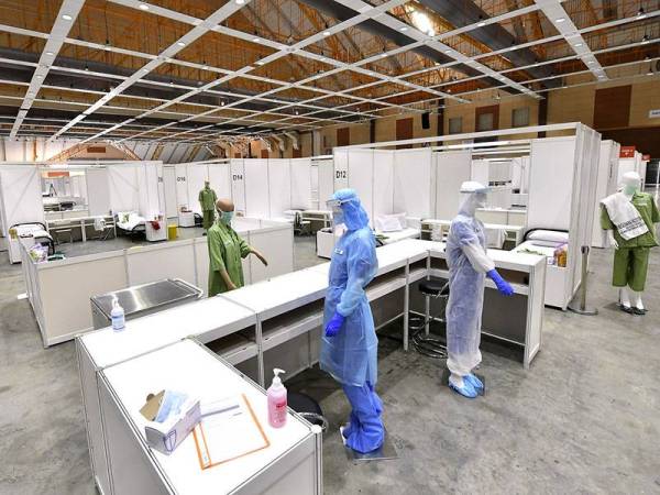 Pusat Kuarantin dan Rawatan COVID-19 Berisiko Rendah di Taman Ekspo Pertanian Malaysia Serdang (MAEPS) hari ini. - Foto Bernama