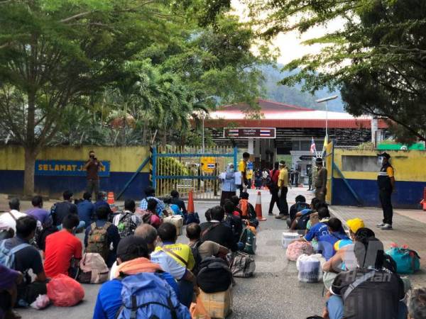 Seramai 155 rakyat Thailand dibenarkan pulang ke negara Gajah Putih itu melalui ICQS Wang Kelian petang semalam. 
