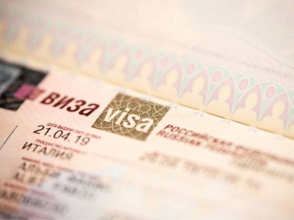 Rusia melanjutkan visa warga asing selama 90 hari berikutan wabak Covid-19. - Foto 123RF