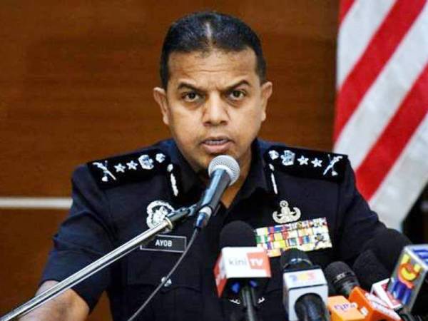 Ketua Polis Johor, Datuk Ayob Khan Mydin Pitchay