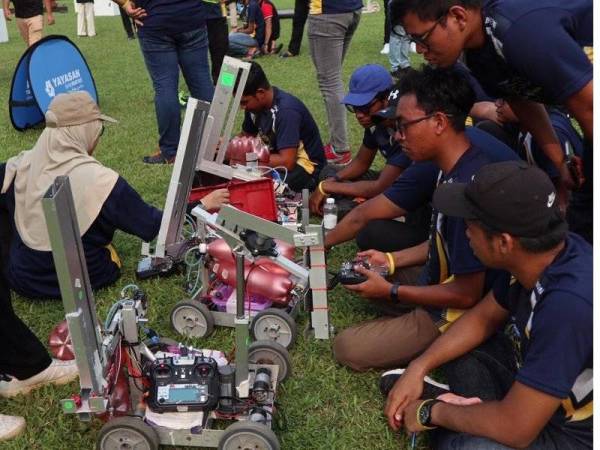 Robot UPM dibangunkan yang dijangka siap minggu depan. -Foto ihsan UPM