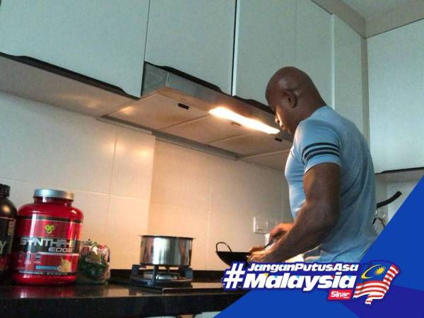 Memasak sendiri juga dianggap Sivamurugan sebagai aktiviti yang boleh membina keyakinan diri.