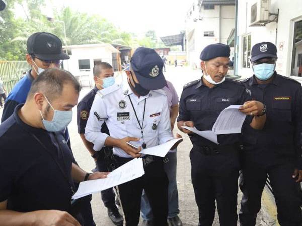 Operasi bermula jam 9 pagi hingga 5 petang itu membabitkan 36 kakitangan PTDHS, MDHS dan anggota PDRM.