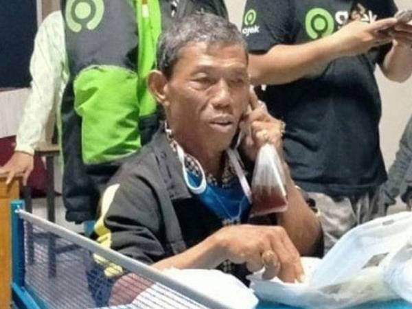 Mulyono mengalami rugi 700,000 rupiah selepas didakwa ditipu pelanggan.