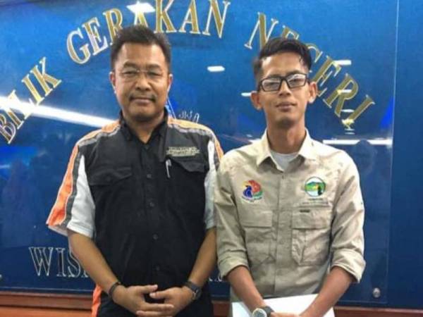 Mohd Anas (kanan) bersama Mohd Sharkar