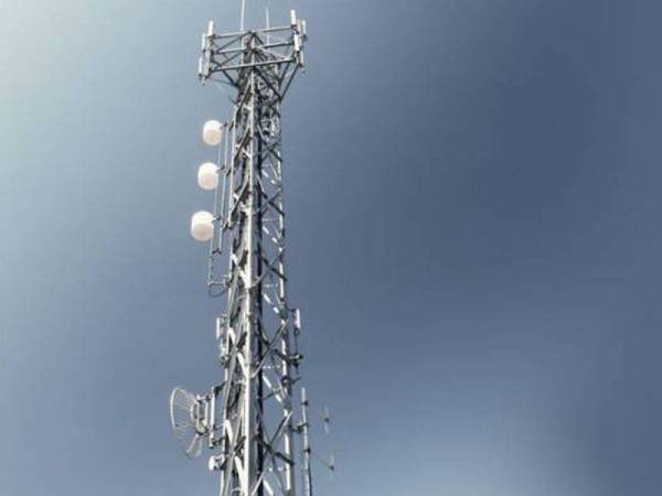 Menara Telekomunikasi. -Gambar Hiasan