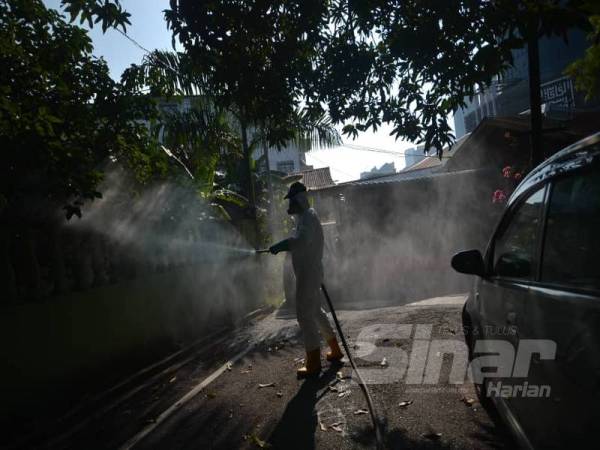 Kerajaan melalui Kementerian Perumahan dan Kerajaan Tempatan (KPKT) telah melakukan 666 operasi sanitasi di 79 zon termasuk kesemua 18 zon merah. 