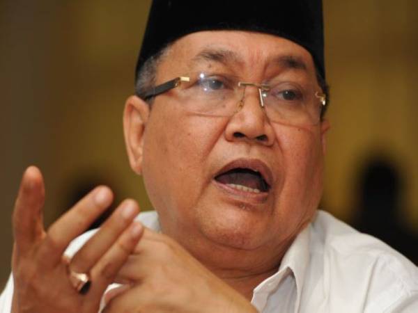Datuk Ibrahim Ali.