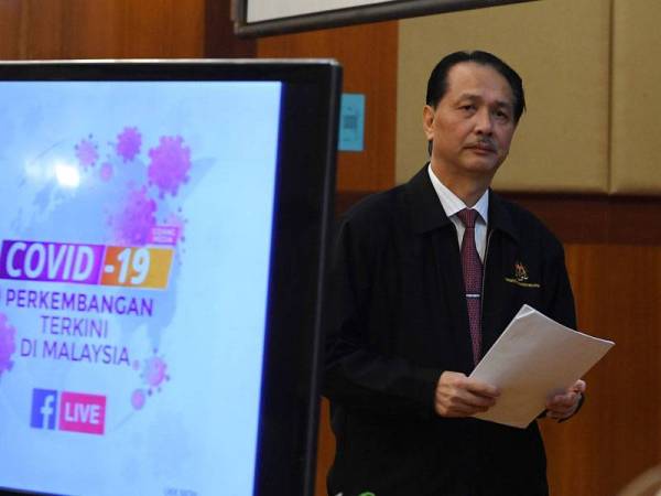 Ketua Pengarah Kesihatan Datuk Dr Noor Hisham Abdullah hadir ke sidang media harian berkaitan jangkitan COVID-19 di Kementerian Kesihatan hari ini. - Foto Bernama