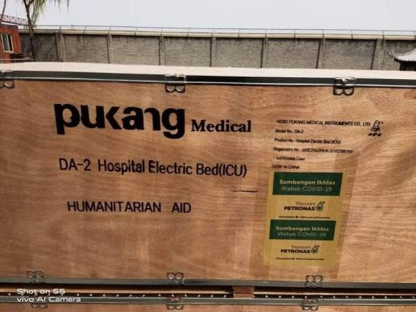 24 katil ICU tajaan Yayasan Petronas selamat tiba di KLIA pagi tadi.