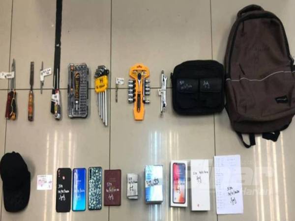 Antara barang yang dirampas susulan tertangkapnya suspek di sekitar Lembah Klang, semalam