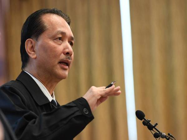 Dr Noor Hisham bercakap pada sidang media harian berkaitan jangkitan COVID-19 di Kementerian Kesihatan hari ini. - Foto: Bernama