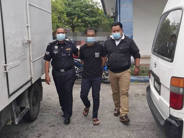 Suspek ditahan polis semalam di Gombak.