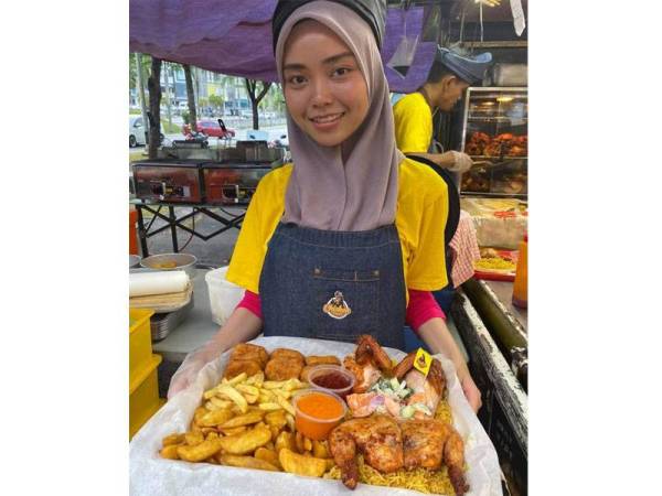 Chicken Royale beroperasi menggunakan perkhidmatan penghantaran ke rumah.