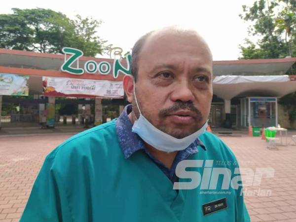 Pengarah Veterinar Zoo Negara, Dr Mat Naim Ramli
