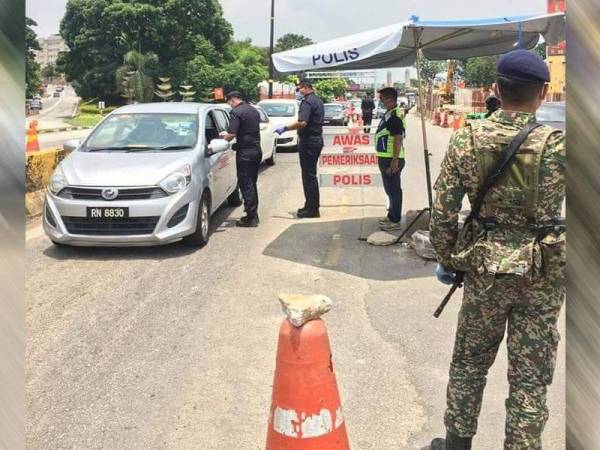 Antara lokasi sekatan jalan raya di sekitar daerah Klang Selatan sepanjang tempoh Perintah Kawalan Pergerakan (PKP).