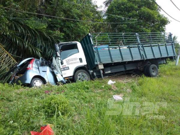 Nahas yang melibatkan kereta dan lori mengorbankan dua nyawa di Jalan Tanjung Tualang-Kampung Gajah hari ini.