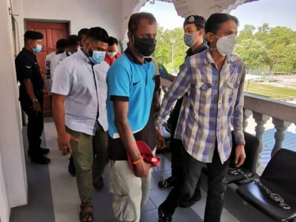 Kesemua 23 individu berusia antara 18 hingga 41 tahun dipenjarakan tujuh hari dan denda RM1,000 akibat ingkar PKP.