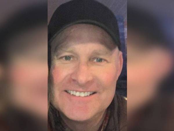 Suspek, Gabriel Wortman, 51, memandu sebuah kereta yang diubah suai seperti kenderaan RCMP.