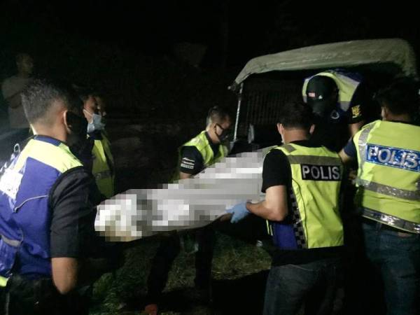 Mayat mangsa dibawa k HRPZ II untuk bedah siasat bagi mengetahui punca kematian.