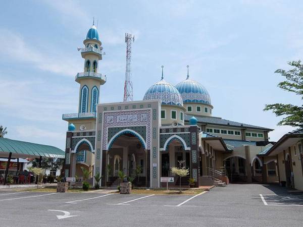 Semua aktiviti di masjid dan surau di Perlis termasuk solat Jumaat dan tarawih ditangguhkan sehingga 31 Mei.