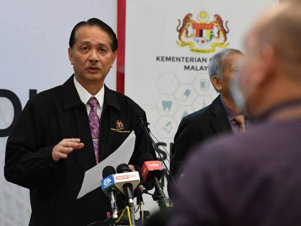 Ketua Pengarah Kesihatan Datuk Dr Noor Hisham Abdullah pada sidang media harian berkaitan jangkitan Covid-19 di Kementerian Kesihatan. -Foto Bernama