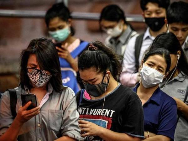 Thailand mengesahkan jumlah kes sebanyak 2,907 dan 51 kematian dicatat hari ini. -Foto AFP