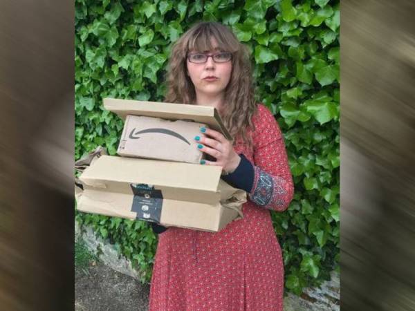 Becca sentiasa melakukan pembelian dalam talian daripada Amazon. - Foto The Sun