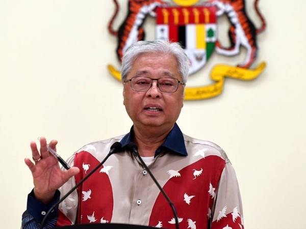Datuk Seri Ismail Sabri Yaakob bercakap pada sidang media harian Perintah Kawalan Pergerakan (PKP) di Perdana Putra hari ini.- Foto Bernama
