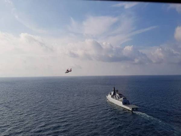 Tinjauan APMM yang turut dilakukan di kawasan udara. - Foto APMM