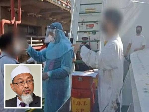Anak kapal di pelabuhan Kemaman menjalani proses saringan bagi mengesan Covid-19 baru-baru ini. (Gambar kecil: Dr Alias Razak)