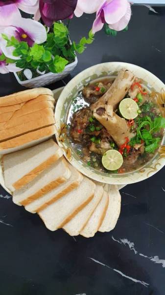 Sup 'gearbox tok abah' juga sedap dimakan dengan pelbagai jenis roti.