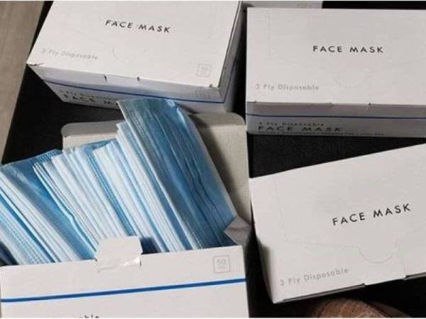 Suri rumah dakwa kerugian RM4,400 akibat ditipu dalam urusan jual beli topeng muka dalam talian.