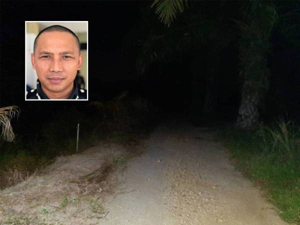 Lokasi mayat mangsa ditemui dalam parit di Kampung Pasir Panjang, Sitiawan semalam. Foto: Ihsan Pembaca, gambar kecil: Nor Omar