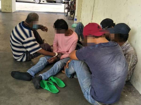 Kesemua penagih ditahan di Mak Mandin, Butterworth dalam operasi pagi semalam.