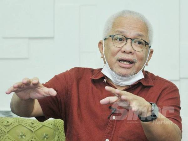 Pengasas WUIF, Datuk Dr Hussamuddin Yaacub pada sidang akhbar di bangunan Kumpulan Karangkraf di sini semalam. - Foto Sinar Harian ROSLI TALIB