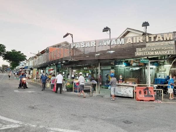Pasar Awan Air Itam merupakan salah satu hot spot ketika PKP dilaksanakan sejak Mac lalu.