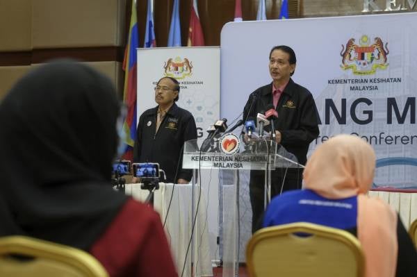Dr Noor Hisham bercakap semasa sidang media harian berkenaan jangkitan Covid-19 di Kementerian Kesihatan hari ini. -Foto Bernama