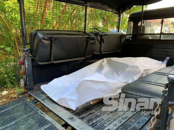 Mayat mangsa dibawa ke Hospital Raja Perempuan Zainab II untuk bedah siasat.