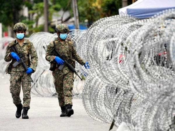 Kerajaan menjelaskan Perintah Kawalan Pergerakan Diperketatkan (PKPD) di kawasan-kawasan terjejas akan dilaksanakan sekiranya berlaku peningkatan ketara selepas beberapa minggu Perintah Kawalan Pergerakan Bersyarat (PKPB) dilaksanakan.