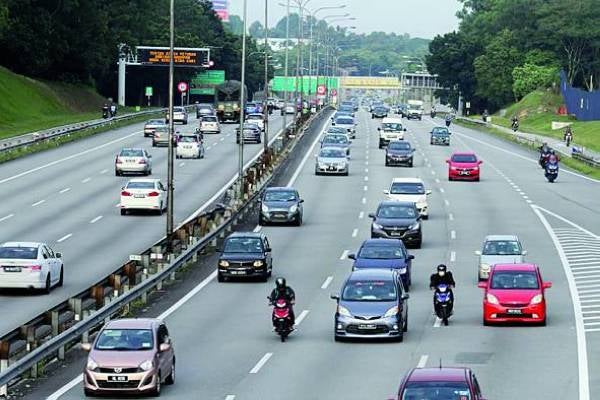  Kerajaan memberikan kelonggaran bagi perjalanan rentas negeri kepada suami isteri yang tinggal berjauhan disebabkan urusan kerja.