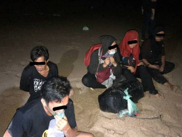 Antara migran yang ditahan dalam Op-Pintas Bersepadu Selatan sepanjang tempoh PKP dilaksanakan sejak 18 Mac lalu.